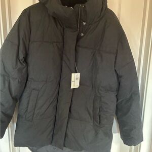 Women’s old navy Black Puffer Jacket Medium